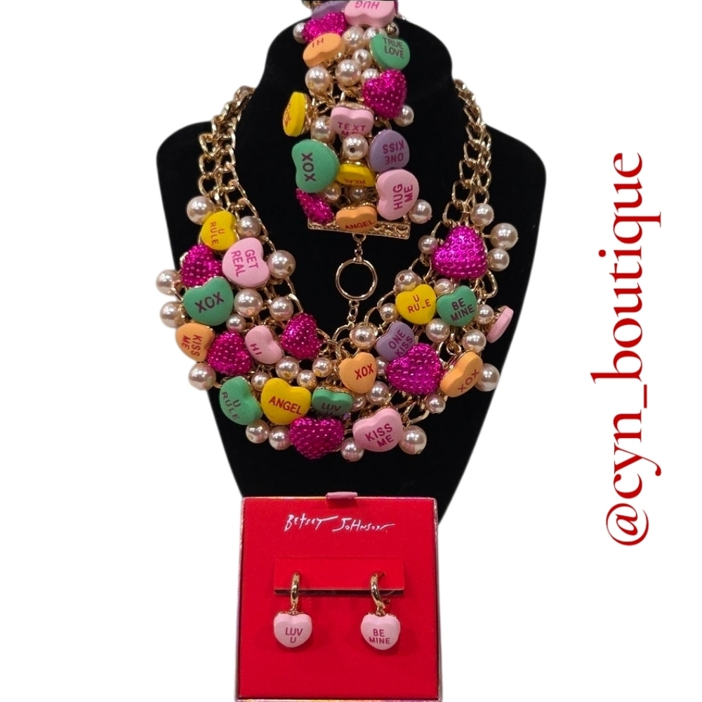 💕▪️Betsey Johnson▪️ 3 Pc Think Pink Sweetheart Candy Toggle Bracelet Necklace